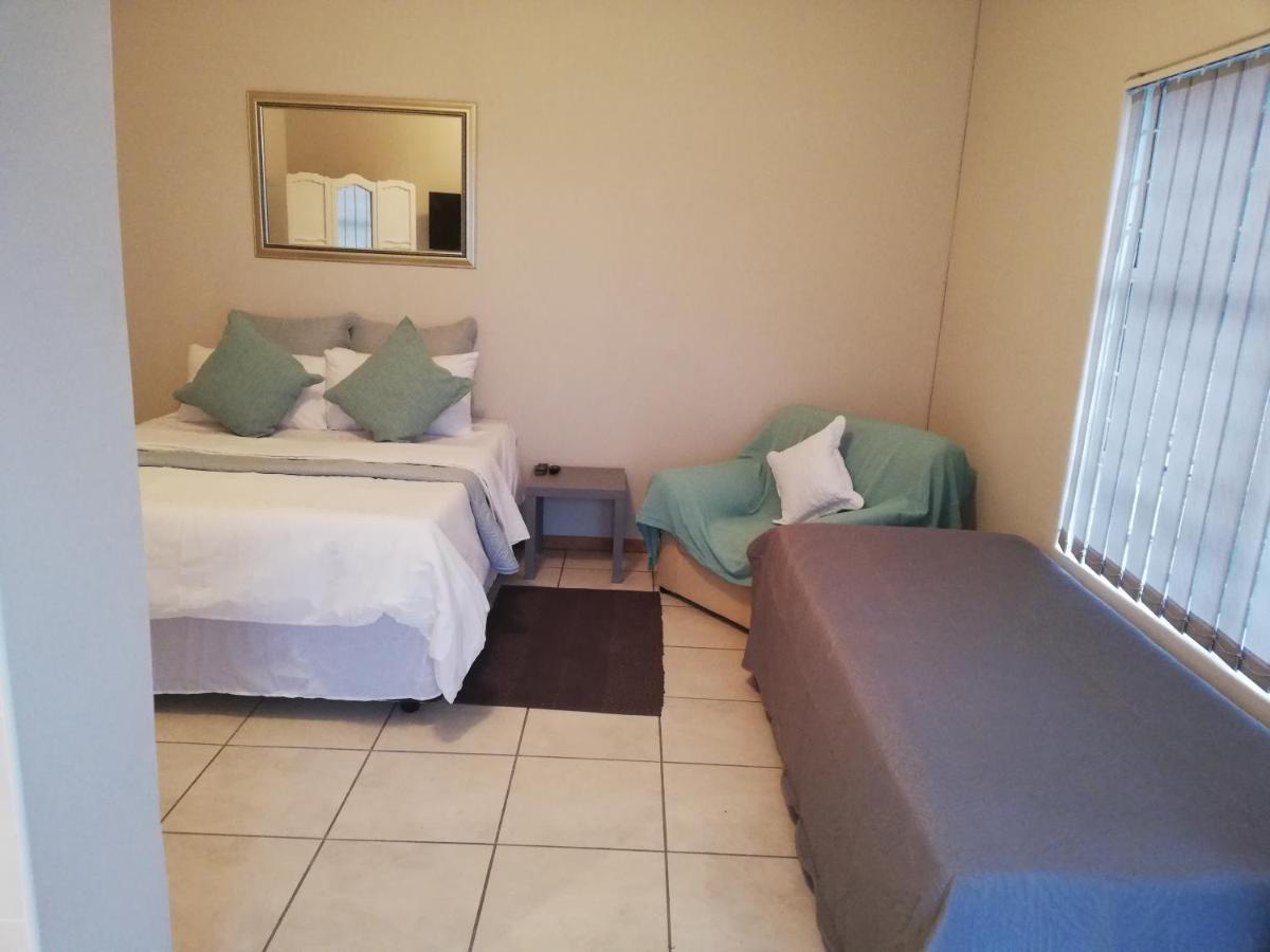 ハリスミス Platberg Self-Catering Bed & Breakfast エクステリア 写真