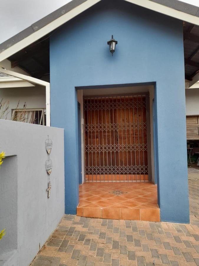 ハリスミス Platberg Self-Catering Bed & Breakfast エクステリア 写真