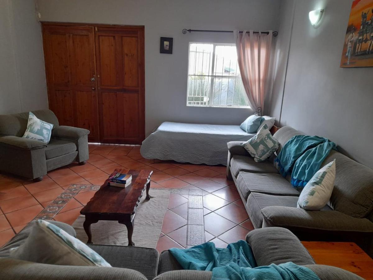 ハリスミス Platberg Self-Catering Bed & Breakfast エクステリア 写真