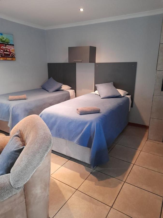 ハリスミス Platberg Self-Catering Bed & Breakfast エクステリア 写真