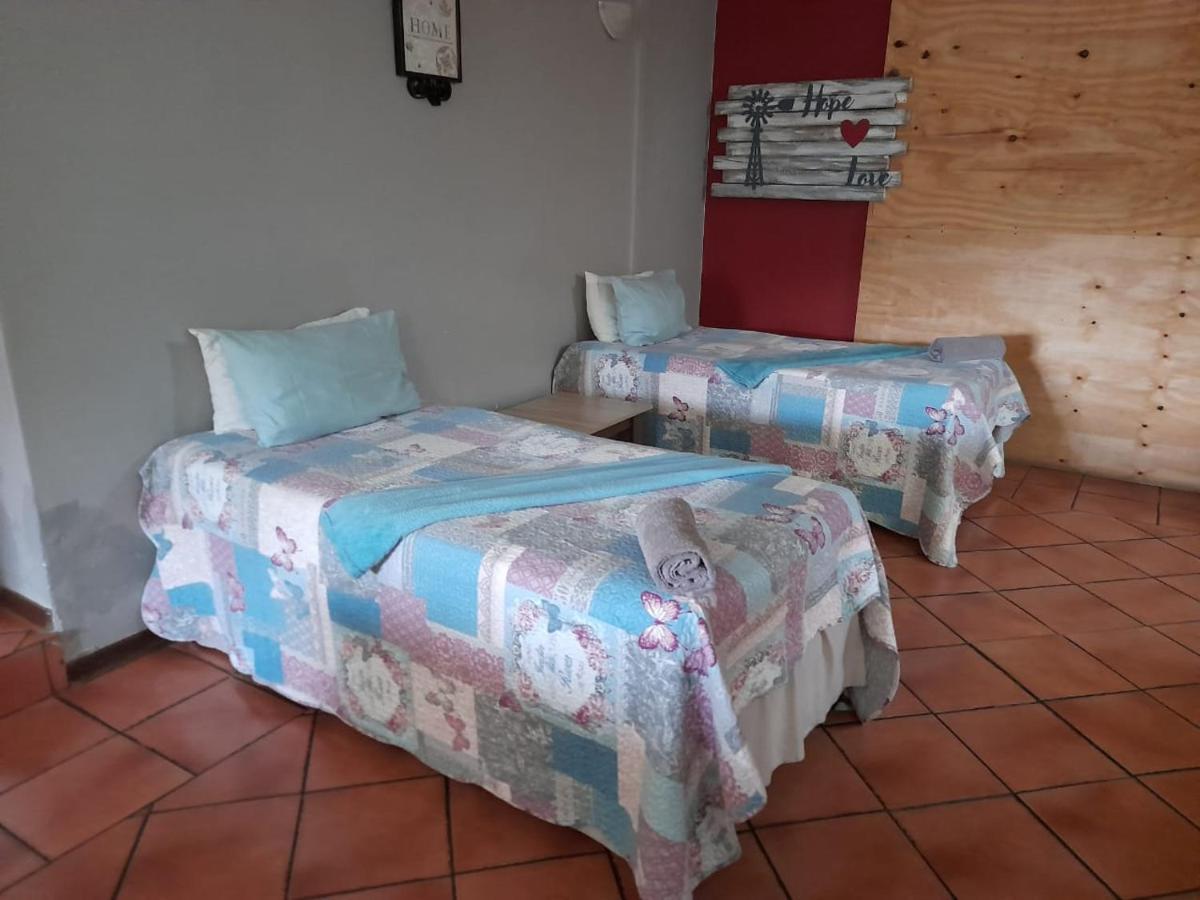 ハリスミス Platberg Self-Catering Bed & Breakfast エクステリア 写真